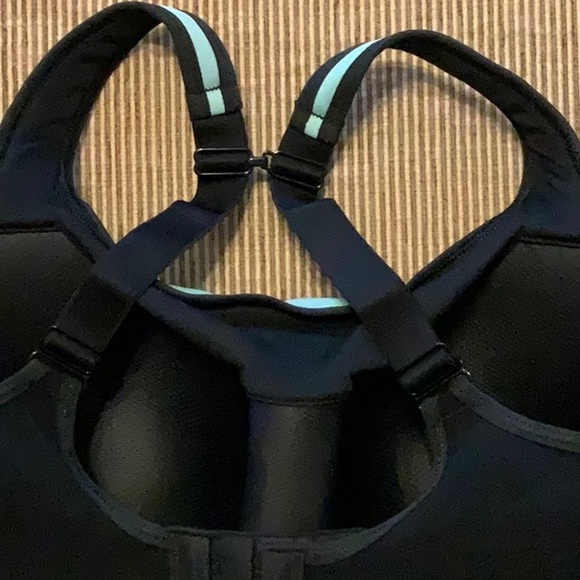 Kari Traa FRIGG Sports Bra - Surf (Lt Blue/Navy) - Picture 4 of 15